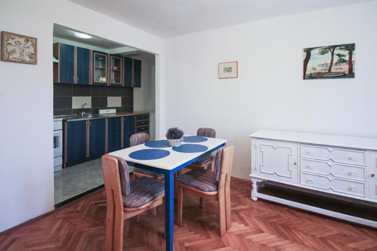 Apartment La Traviata With Parking Rovigno Esterno foto