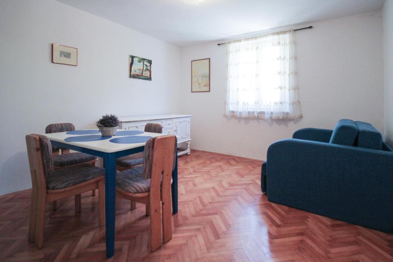 Apartment La Traviata With Parking Rovigno Esterno foto